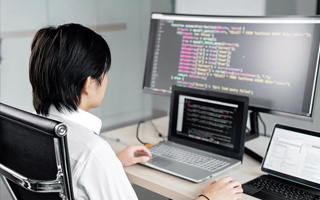 青岛 ,php声明和调用变量的符号是什么？